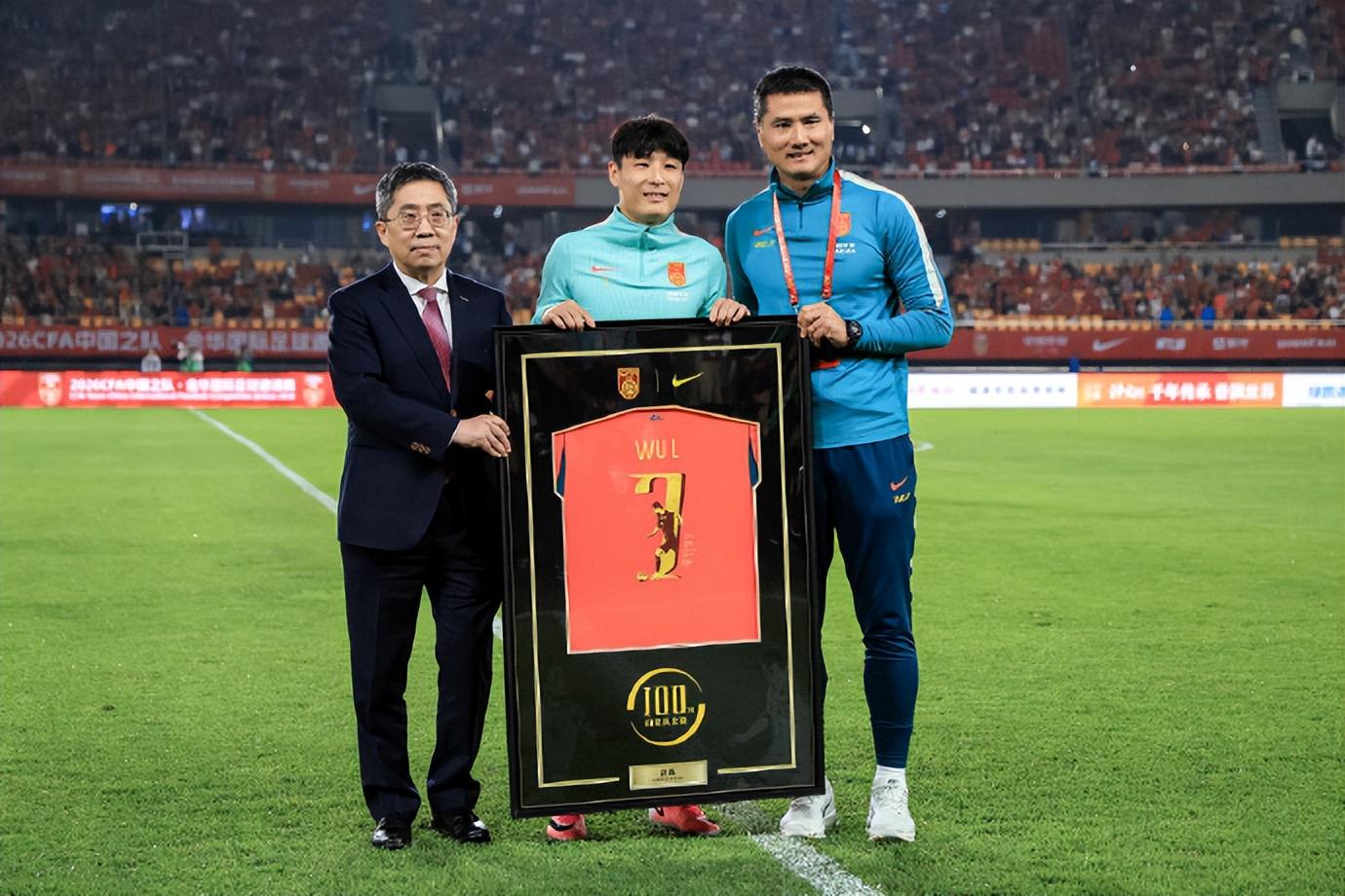 苏亚雷斯无缘2026世界杯：乌拉圭69球历史射手王为何缺席？